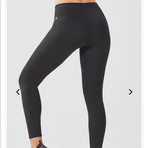Fabletics Mid-rise Power hold 7/8 Leggings